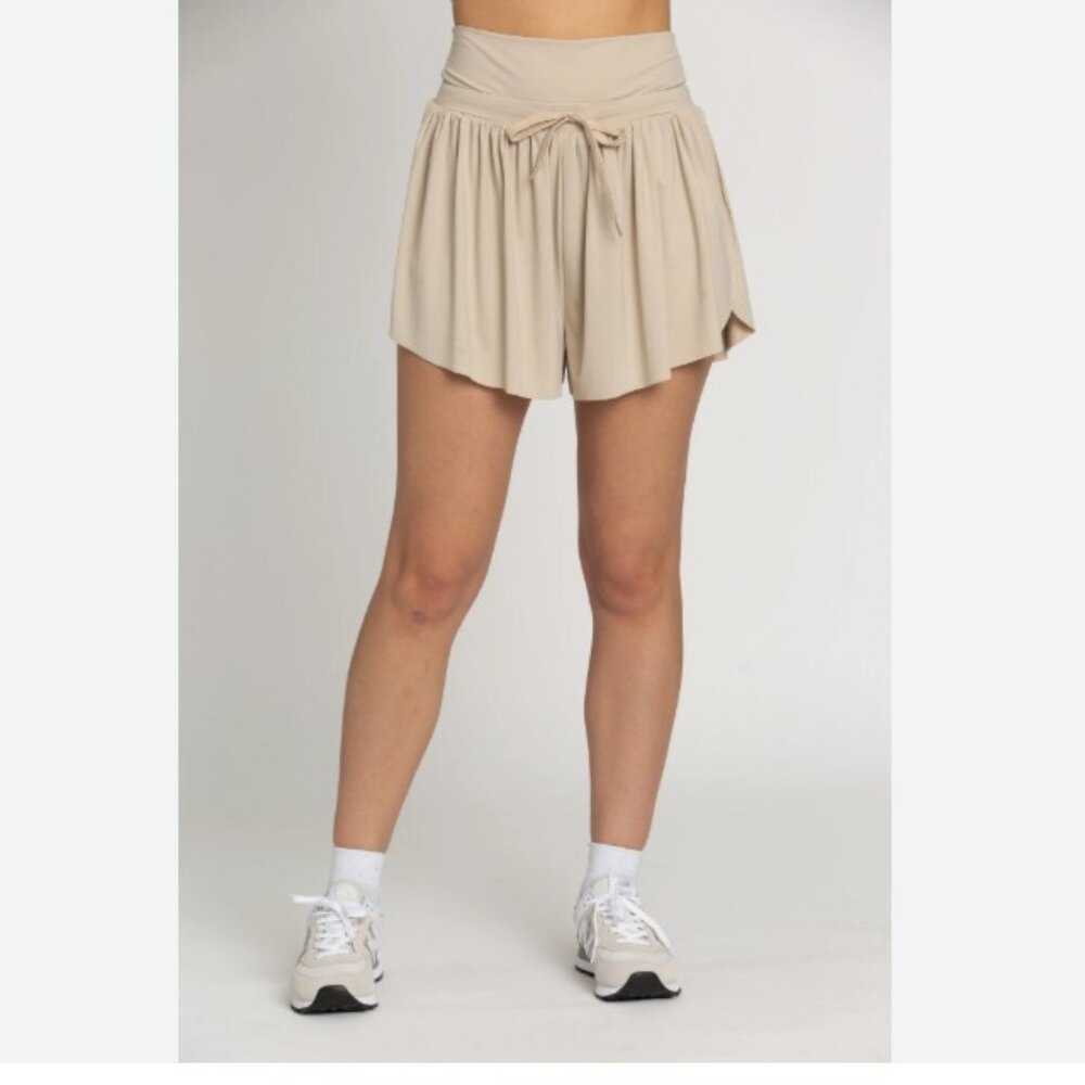 Gold Hinge Beige Go-with-the-Flow Athletic Shorts